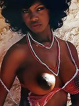 Black Babes: Naked ebony retro smut star with perfect big tits