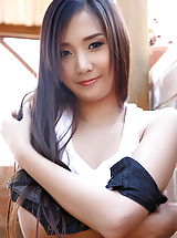 Hot Babe, Lolita Cheng